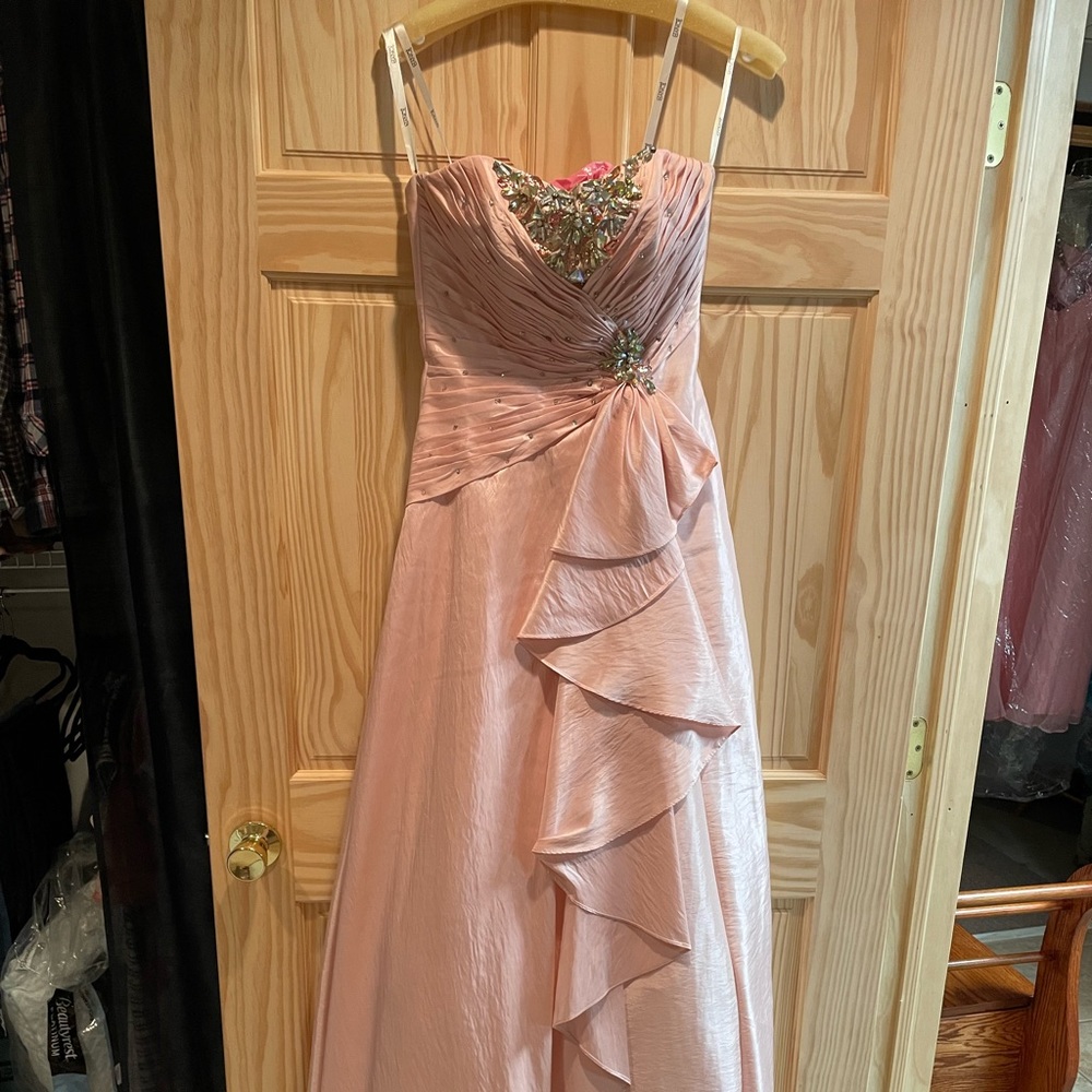 Strapless light pink prom dress